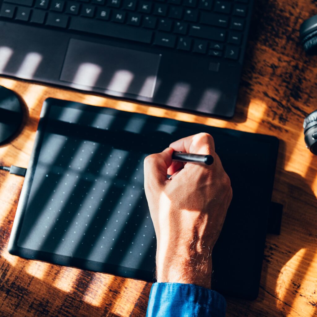 Professor is doing online lecture